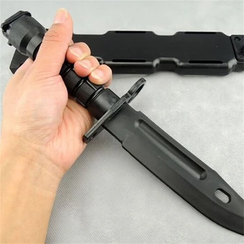 Гума Манекен M9 С лек Компактен нож За отстраняване на опазване на Сляпо-тренажор, Везни за ножове от ABS, устойчива на плъзгане дръжка С ножнами (Черен)