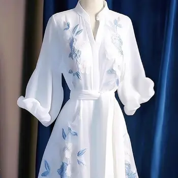 Есента и пролетта китайското рокля, Традиционна подобрена бродерия ципао, Елегантна бяла Чонсам, тънка талия, висококачествени дамски дрехи